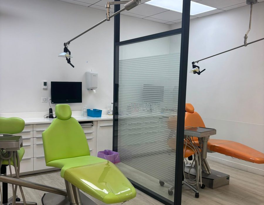 Salle de soins d'orthodontie